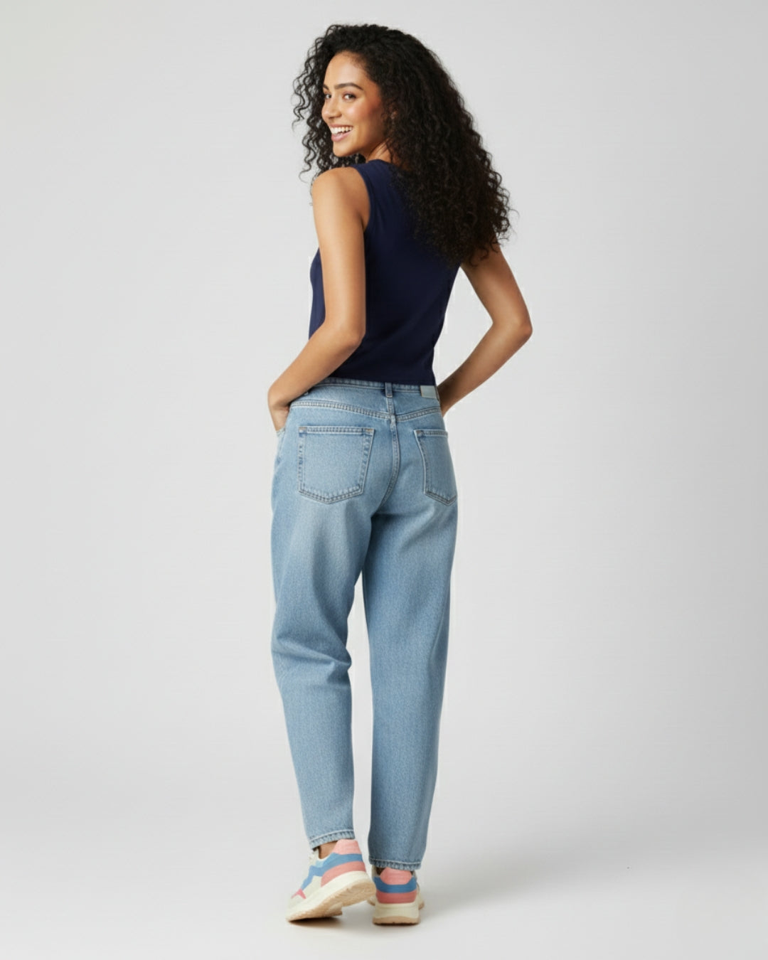 NAVY BLUE CROP TANK TOP – STREET-FRESH, ULTRA-SOFT, MADE TO MOVE