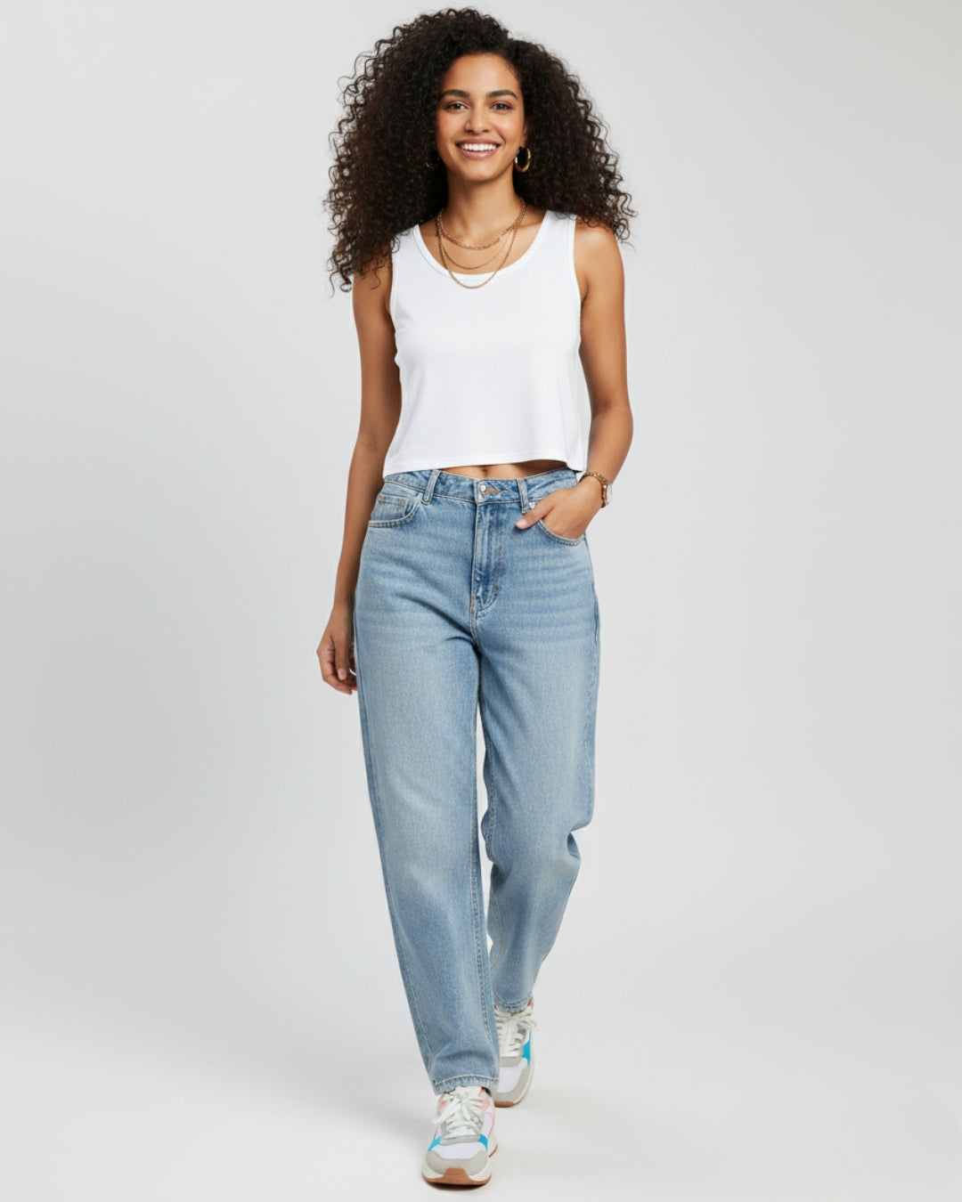 WHITE CROP TANK TOP – STREET-FRESH, ULTRA-SOFT, MADE TO MOVE