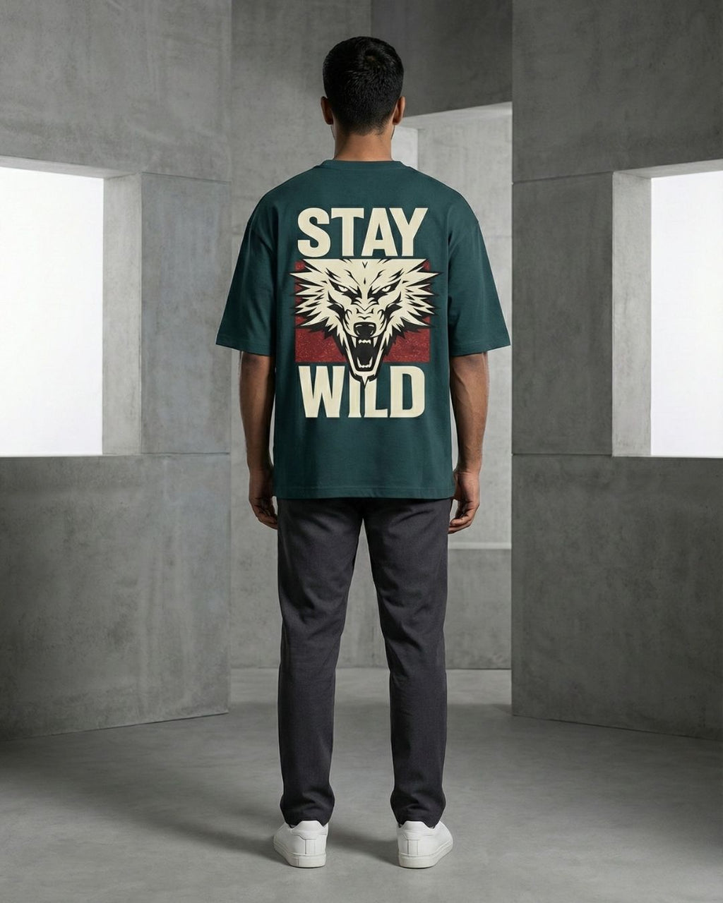 Stay Wild — Wolf Graphic Oversized T-Shirt