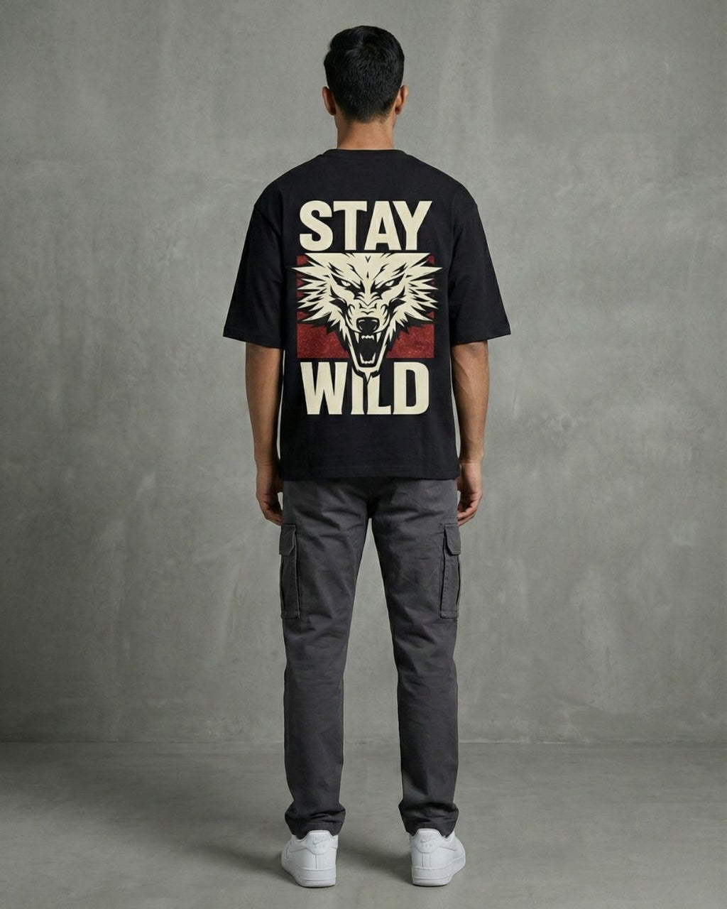 Stay Wild — Wolf Graphic Oversized T-Shirt